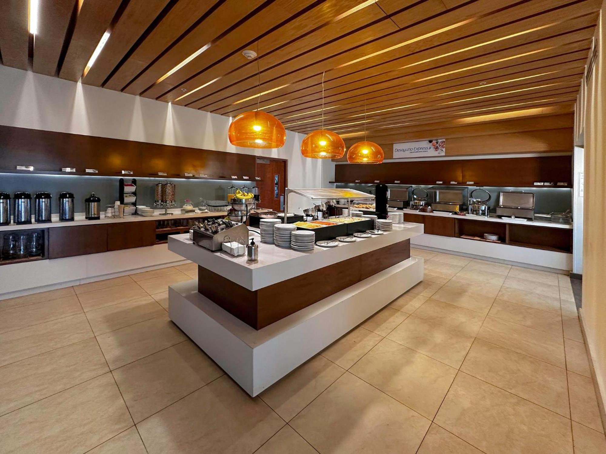 Holiday Inn Express Merida By Ihg Buitenkant foto