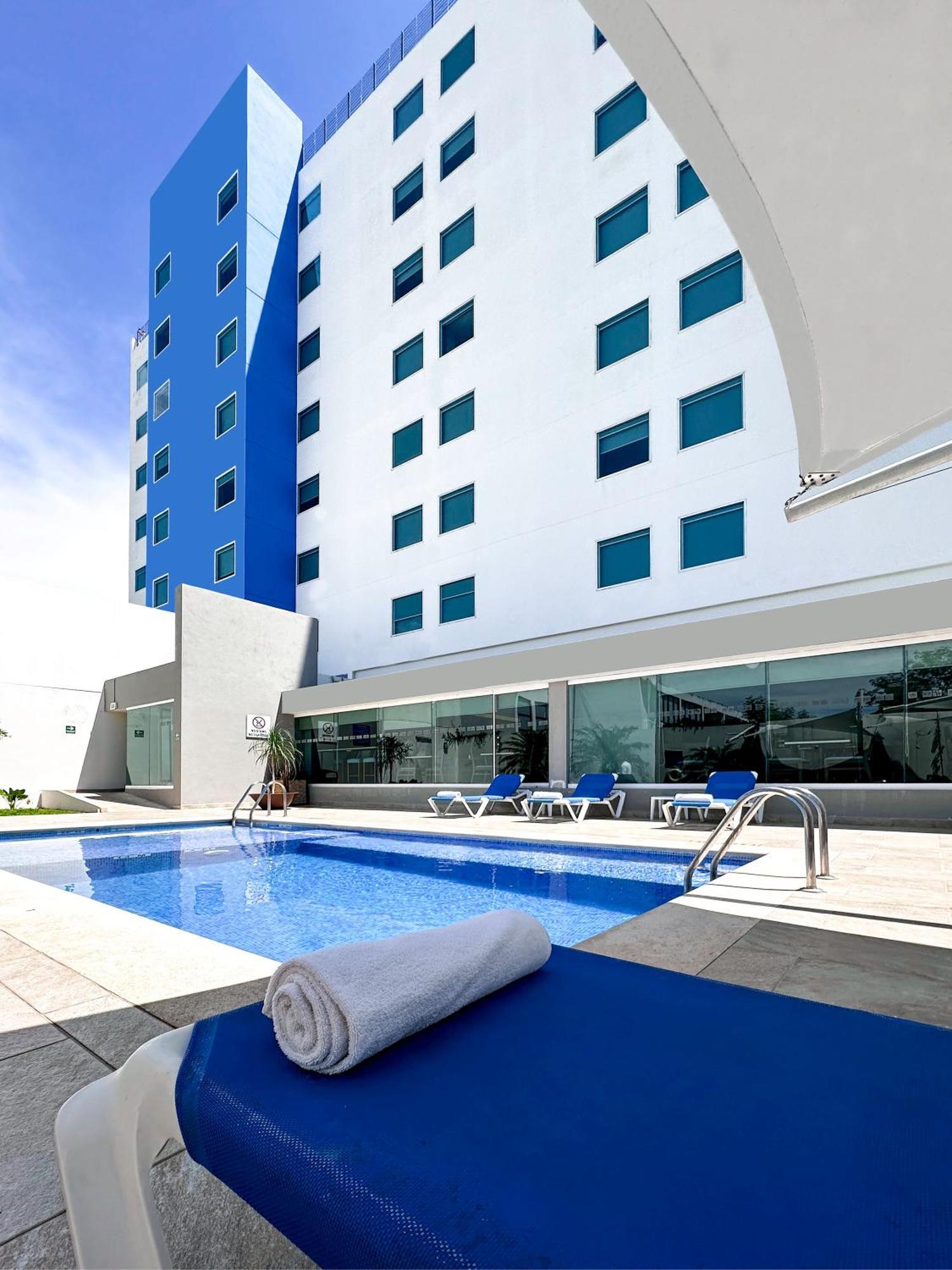 Holiday Inn Express Merida By Ihg Buitenkant foto