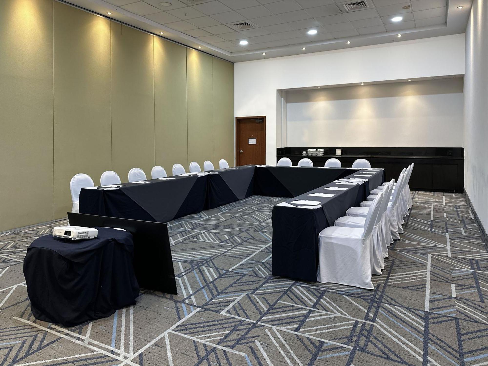 Holiday Inn Express Merida By Ihg Buitenkant foto