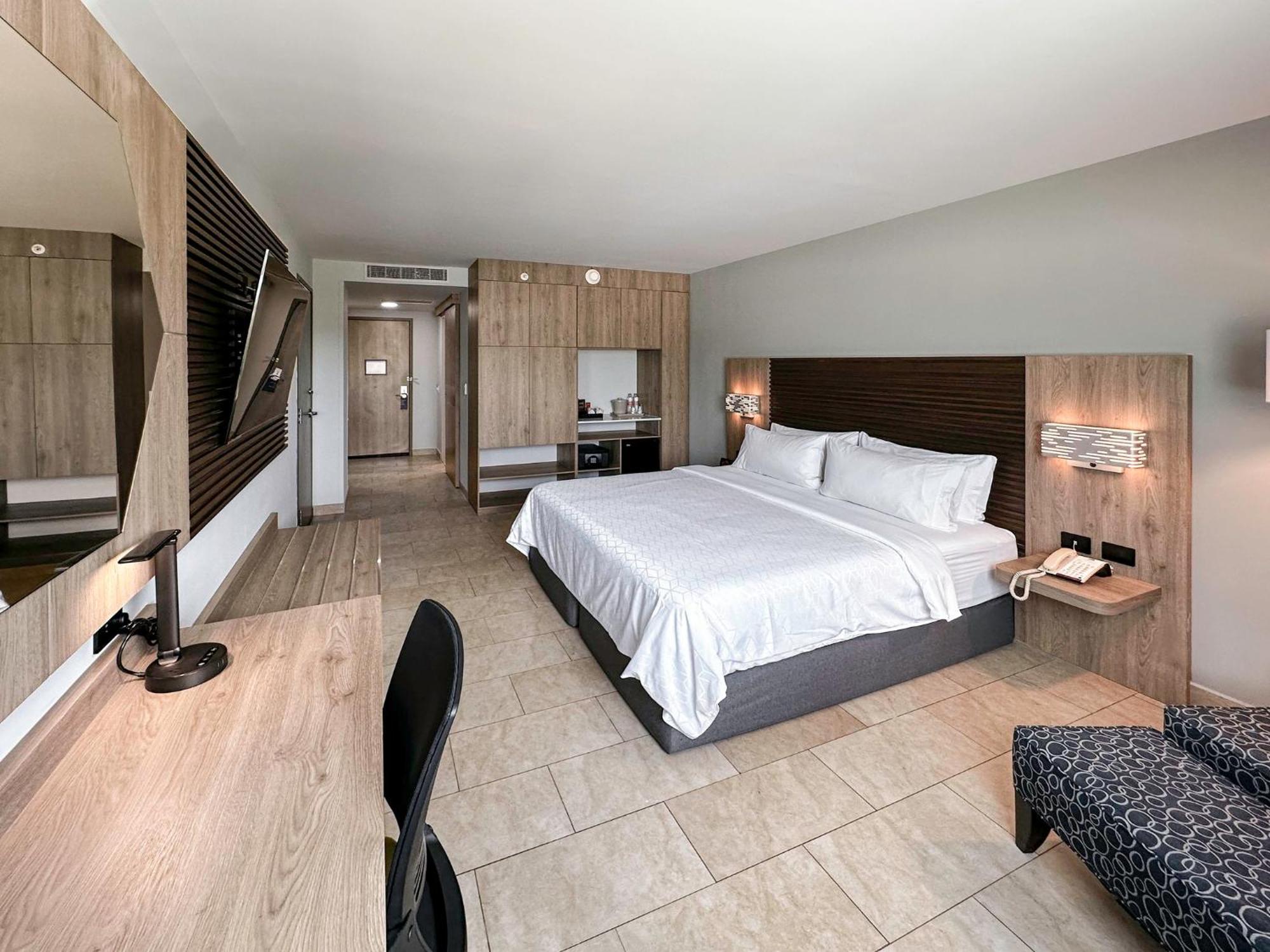 Holiday Inn Express Merida By Ihg Buitenkant foto
